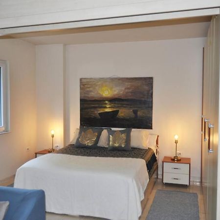 Chic City Retreat - Stylish Apartment In Bllok, Tiranë Ngoại thất bức ảnh