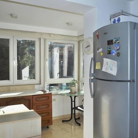 Chic City Retreat - Stylish Apartment In Bllok, Tiranë Ngoại thất bức ảnh