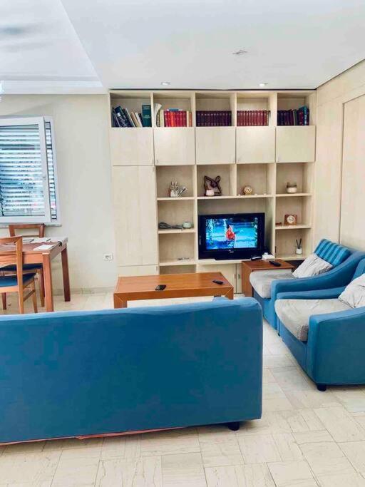 Chic City Retreat - Stylish Apartment In Bllok, Tiranë Ngoại thất bức ảnh