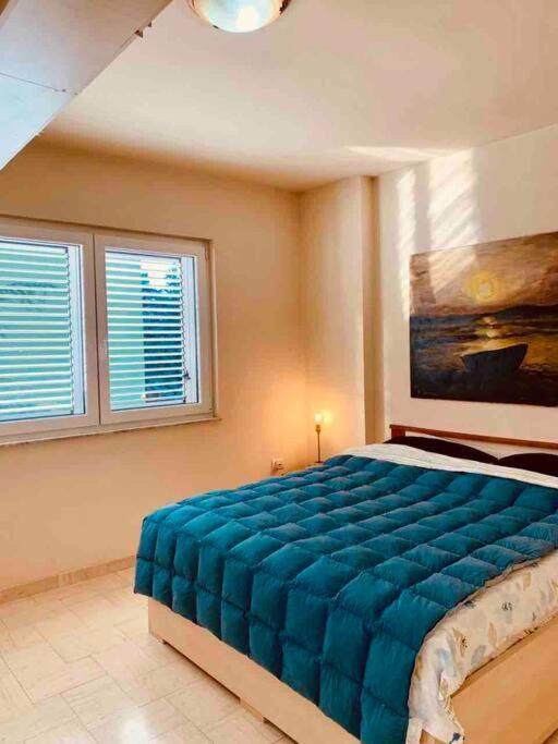 Chic City Retreat - Stylish Apartment In Bllok, Tiranë Ngoại thất bức ảnh